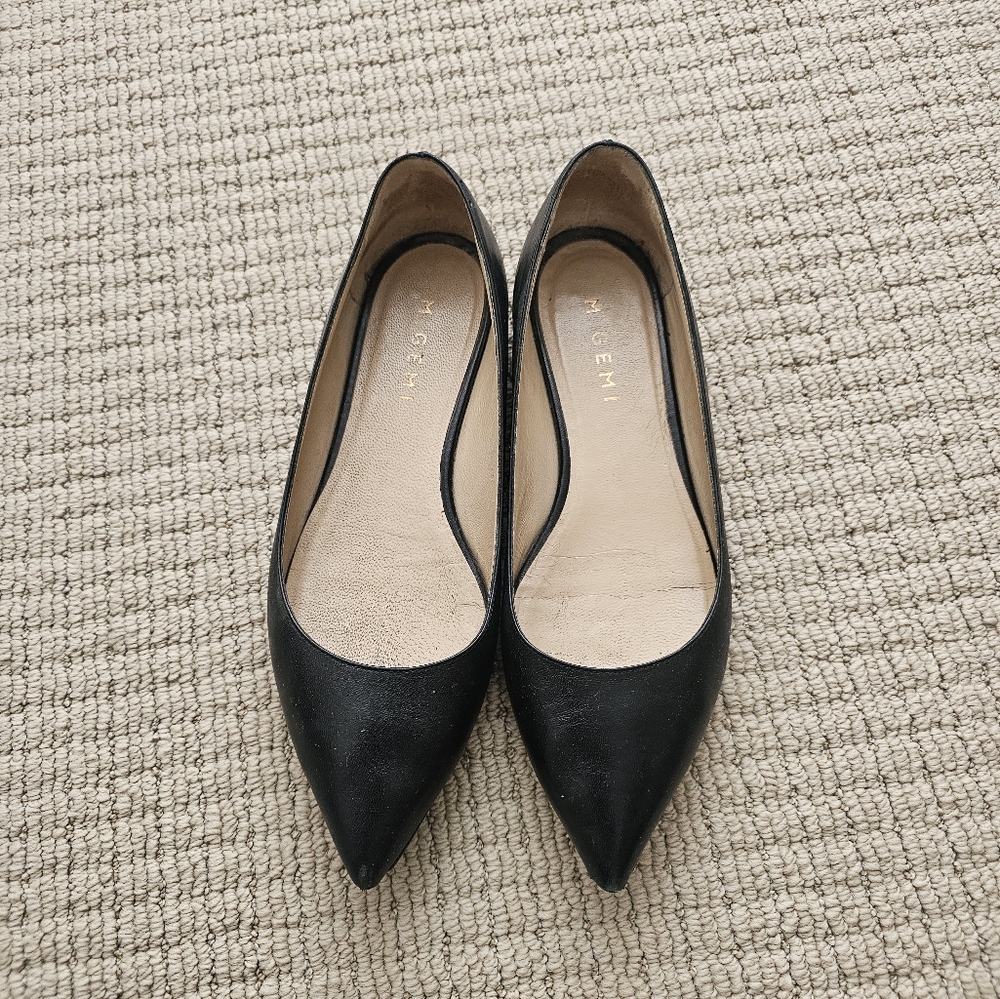 M.GEMI flats